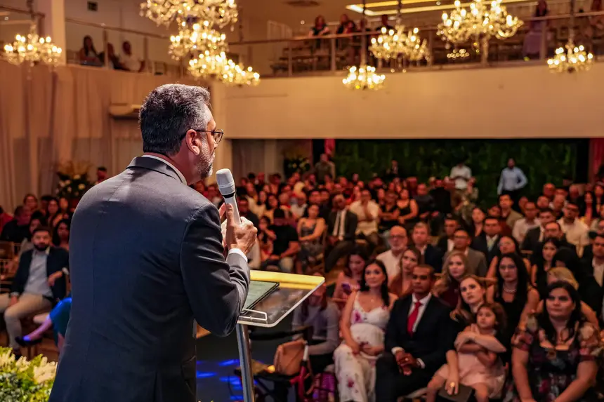  <div class='credito_fotos'>Foto: Jessé Matos/Agência Grito   |   <a href='/midias/2025/originais/20250217115327-GF00015827-F00184236.webp' download><i class='fa-solid fa-download'></i> Download</a></div>