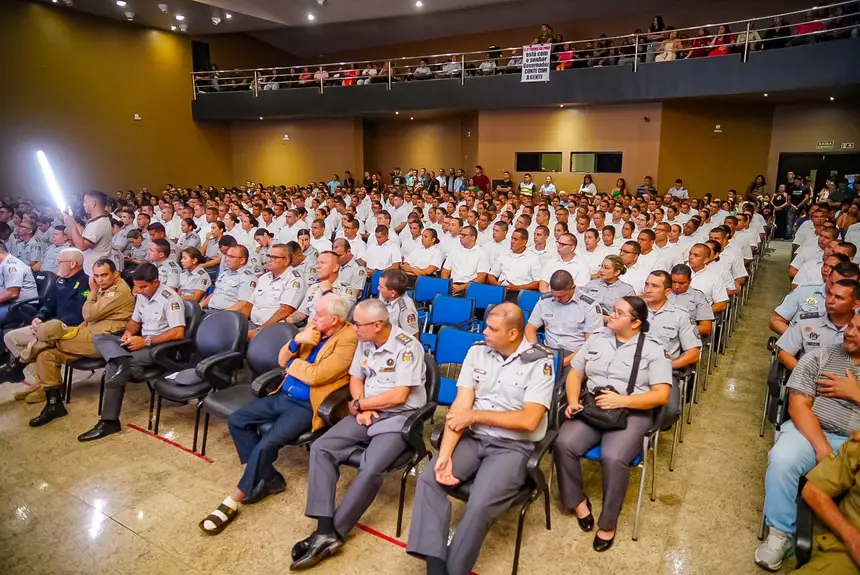  <div class='credito_fotos'>Foto: Jessé Matos/Agência Grito   |   <a href='/midias/2025/originais/20250218143844-GF00015837-F00184442.webp' download><i class='fa-solid fa-download'></i> Download</a></div>