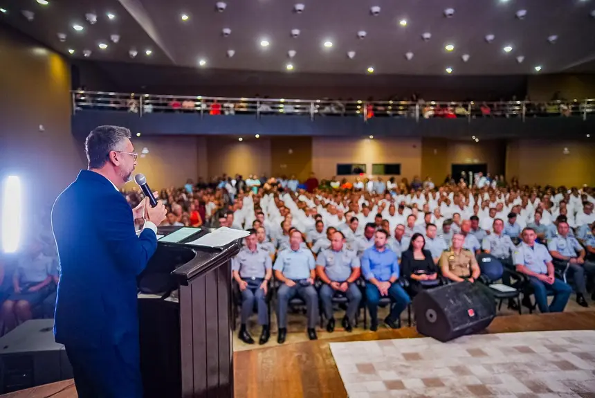  <div class='credito_fotos'>Foto: Jessé Matos/Agência Grito   |   <a href='/midias/2025/originais/20250218143849-GF00015837-F00184445.webp' download><i class='fa-solid fa-download'></i> Download</a></div>