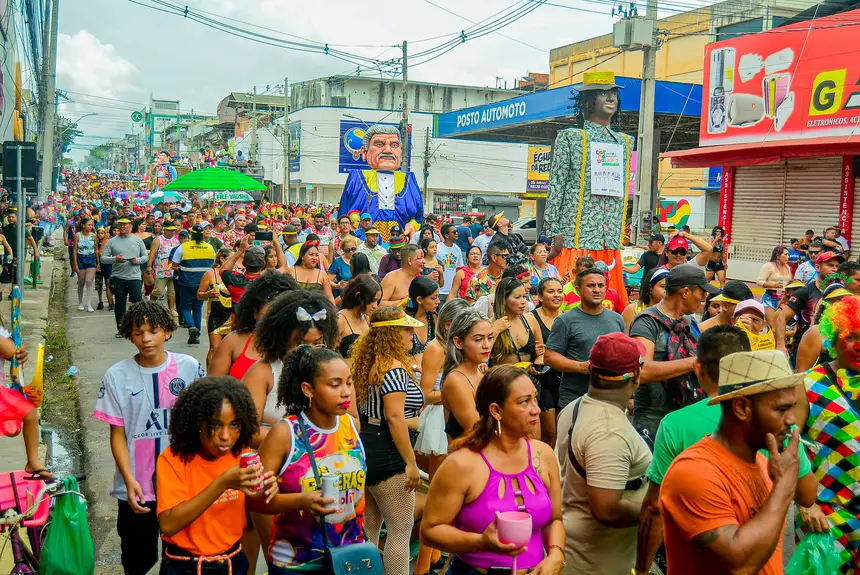 Durante o período carnavalesco diversos locais e órgãos funcionam em horários diferenciados.  