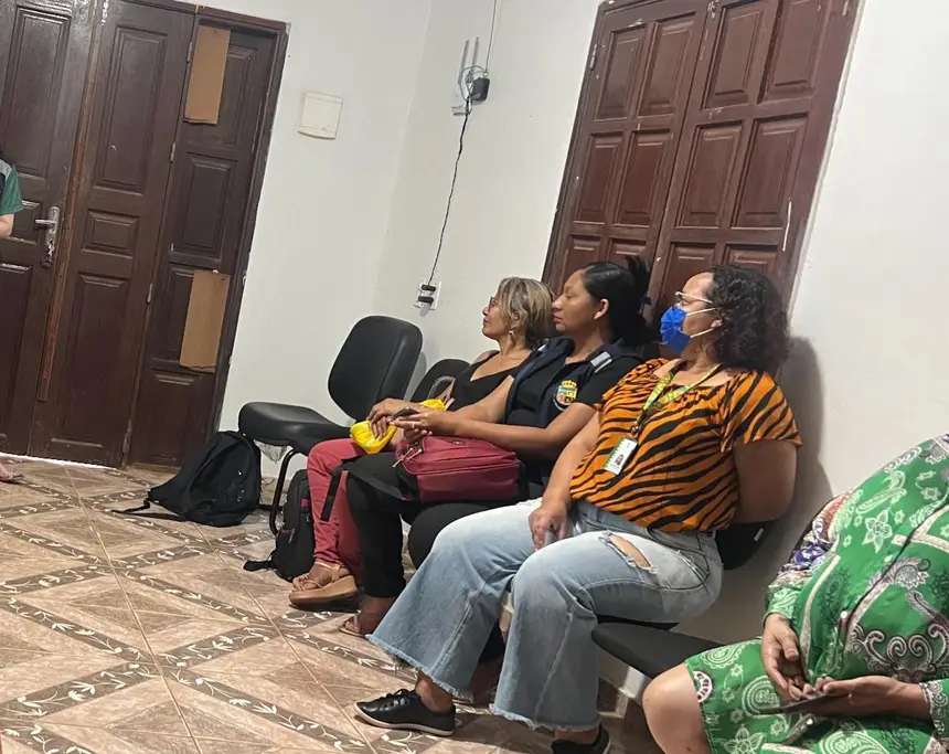 Foto: Divulgação/CRAM Taiane Correia (de máscara) descobriu ter FM há cerca de três anos e meio