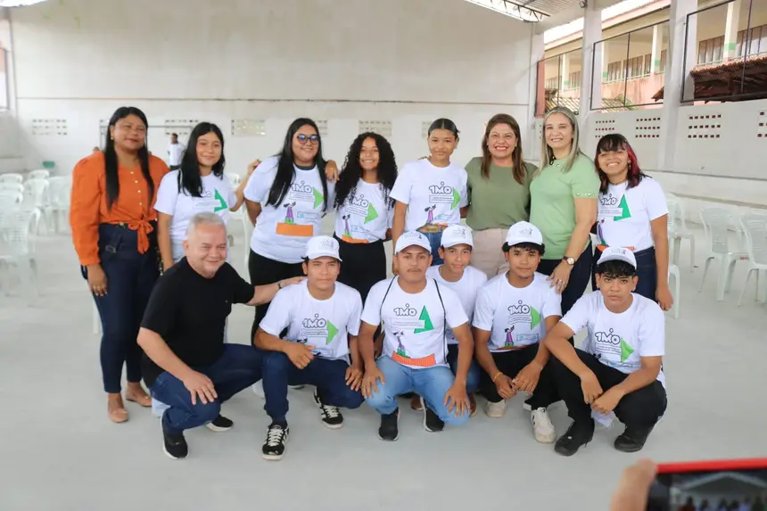 Sandra Casimiro junto com a equipe do Selo Unicef