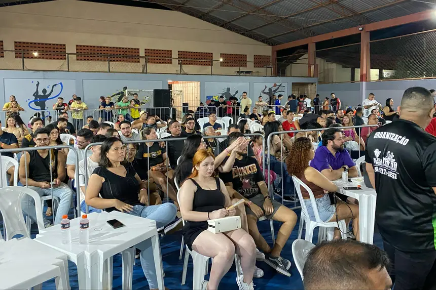 Evento K1 Amador Promessas movimentou a quadra da Escola Estadual Sebastiana Lenir no fim de semana. 