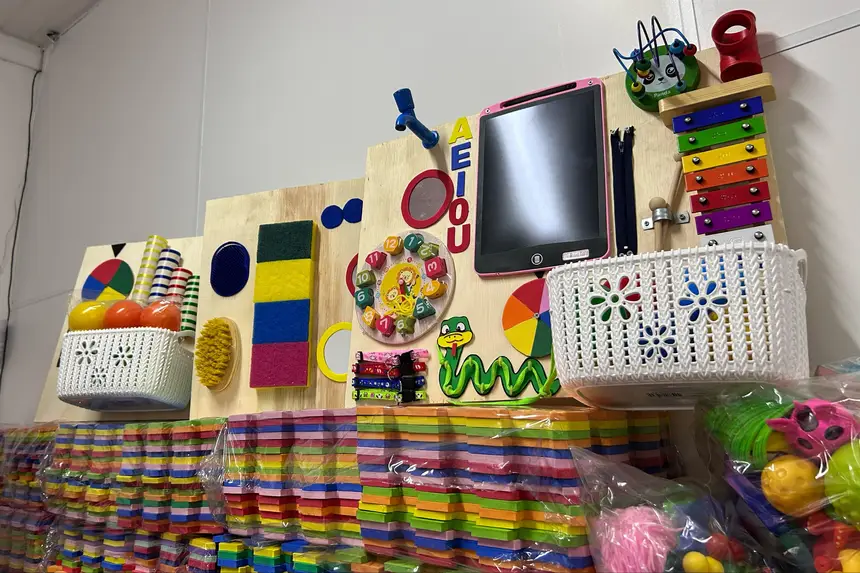 Brinquedos multissensoriais serão distribuídos em todas as salas do Projeto TEAcolho 