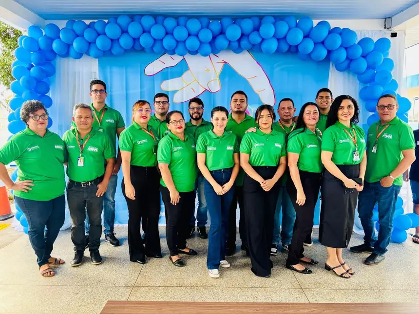 Equipe da ação social no Centro Mundo Azul 
