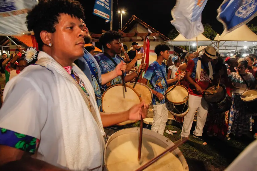 Ritual de derrubada dos mastros do Divino Espírito Santo e Santíssima Trindade marcou o encerramento da Central