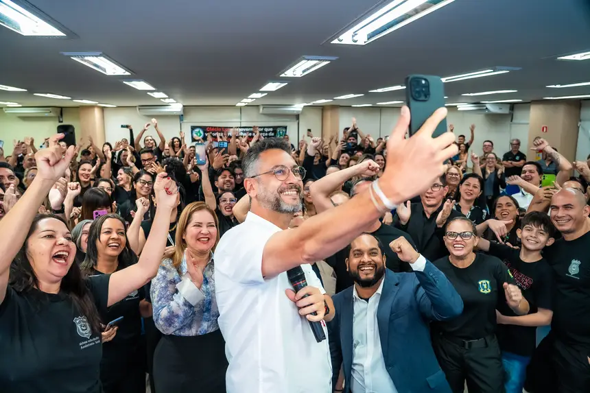  <div class='credito_fotos'>Foto: Jessé Matos/Agência Grito   |   <a href='/midias/2025/originais/20250414103213-GF00016003-F00188751.webp' download><i class='fa-solid fa-download'></i> Download</a></div>