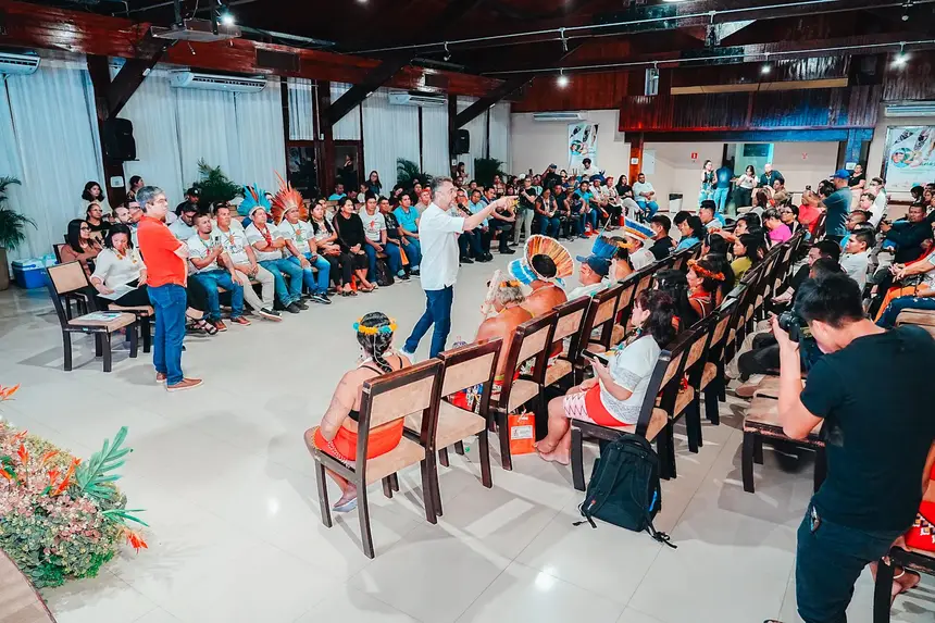  <div class='credito_fotos'>Foto: Jessé Matos/Agência Grito   |   <a href='/midias/2025/originais/20250417103856-GF00016014-F00189023.webp' download><i class='fa-solid fa-download'></i> Download</a></div>