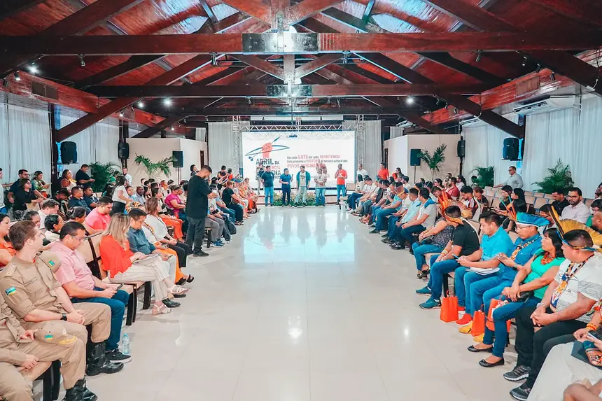  <div class='credito_fotos'>Foto: Jessé Matos/Agência Grito   |   <a href='/midias/2025/originais/20250417103905-GF00016014-F00189027.webp' download><i class='fa-solid fa-download'></i> Download</a></div>
