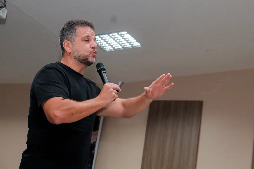 <div class='credito_fotos'>Foto: Ian Reis/Agência Grito   |   <a href='/midias/2025/originais/20250425133055-GF00016035-F00189587.webp' download><i class='fa-solid fa-download'></i> Download</a></div>