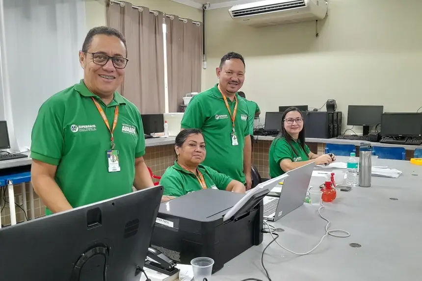 Equipe Super Fácil em ação social no Conjunto Habitacional Macabapa 