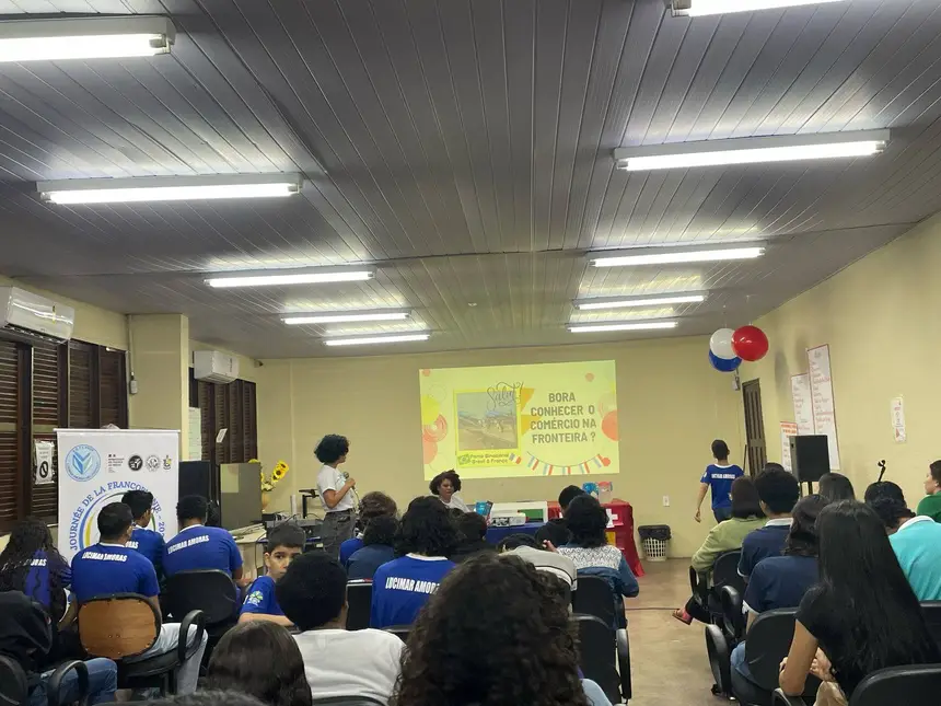 a programação envolveu todos os estudantes das 9 turmas da instituição, desde o Ensino Fundamental ao Ensino Médio, promovendo uma rica troca cultural e pedagógica