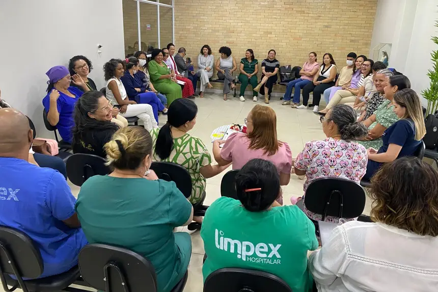 Foto: Lorena Lima/Sesa Cerca de 30 profissionais da maternidade Mãe Luzia fizeram parte do círculo de práticas restaurativas do MP
