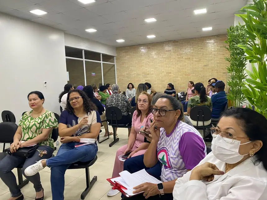 Escuta e acolhimento de profissionais da saúde