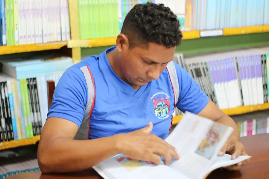 Ação visa superar o analfabetismo e ampliar a aprendizagem ao longo da vida