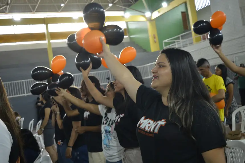 Programação inclui dinâmicas, gincanas e atividades espirituais, reforçando o trabalho em grupo e a convivência social