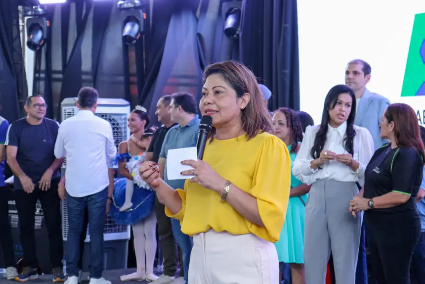A secretária Sandra Casimiro celebrou a entrega da 22ª unidade pela gestão, reforçando o compromisso com a educação