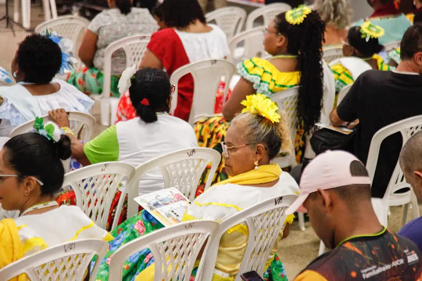 Após os discursos, foi aberto para o público fazer as suas intervenções