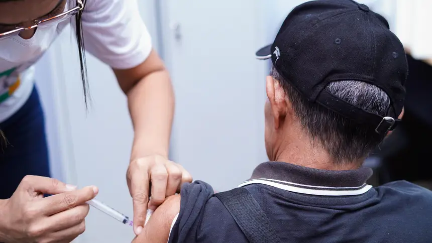 Vacinação para os idosos do Abrigo São José