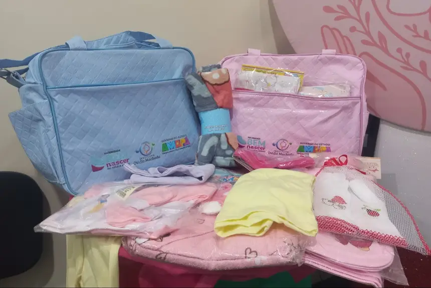 Kits para os recém-nascidos, que são ofertados as mães, assim que recebem alta