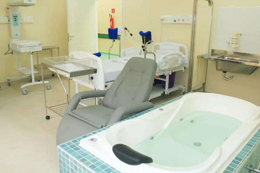 Maternidade Bem Nascer conta com enfermarias com banheiras para partos normais na água