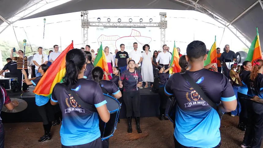Apresentação do Grupo Fanfarra