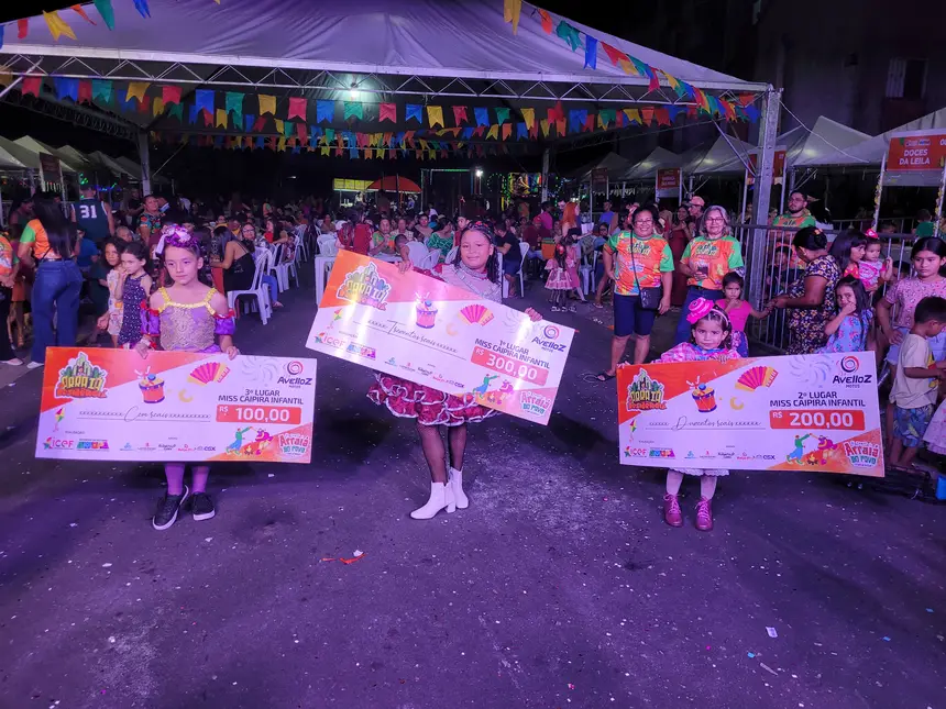 Ganhadoras do 1º, 2º e 3º lugar de Miss Caipira Infantil 