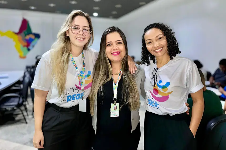 Virginia Lourenço, diretora técnica da Escola de Saúde Publica, Marlúcia Milhomem, coordenadora de Saúde Mental da Sesa e Ana Paula Pimentel, psicóloga e educadora do projeto