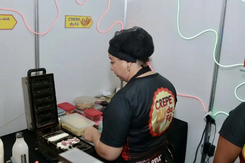 Preparação de crepes suíços no Pavilhão da 1ª ExpoAmazônia