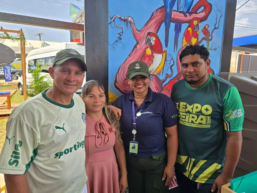 Casal beneficiados com crédito 