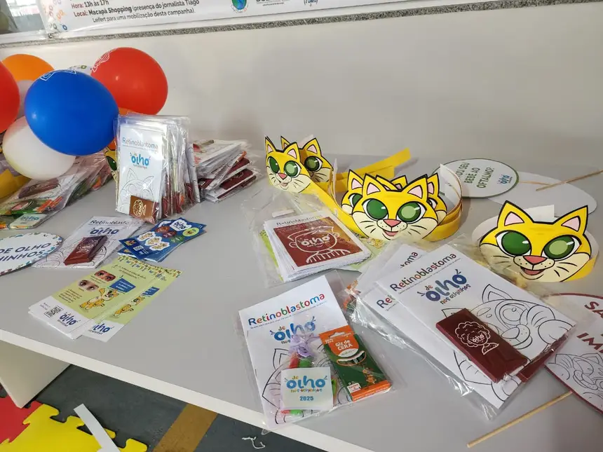 Kits lúdicos da campanha alegrou a tarde dos paceintes do HCA e do PAI