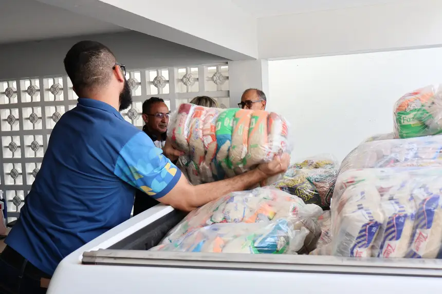 No Lar Ciã Katuá, foram entregue cerca de 750 quilos de alimentos