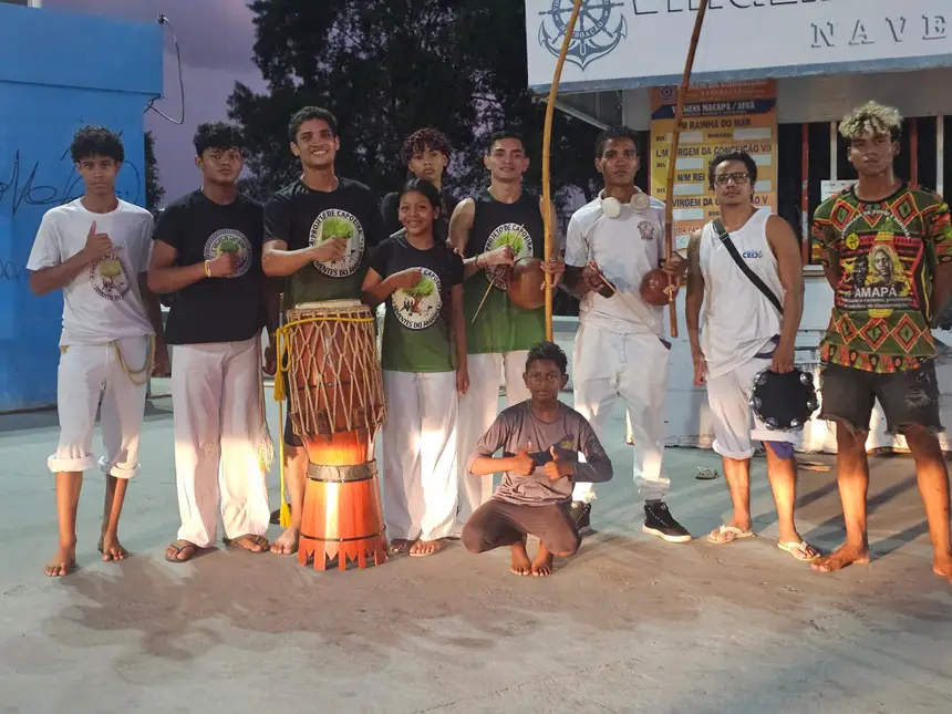 O grupo de capoeira Sementes do Amanhã