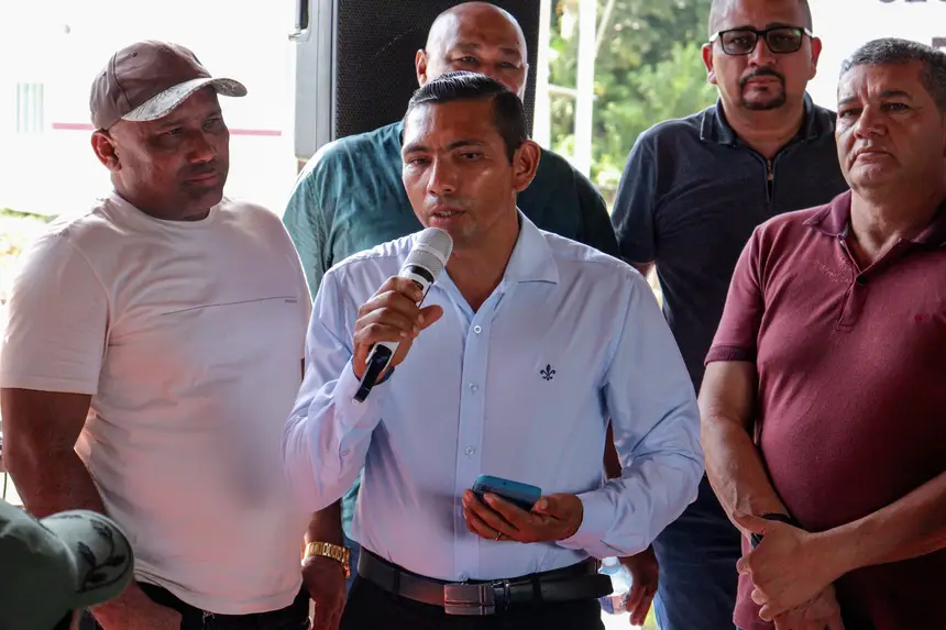 O pastor José Eliab Baia Mendonça