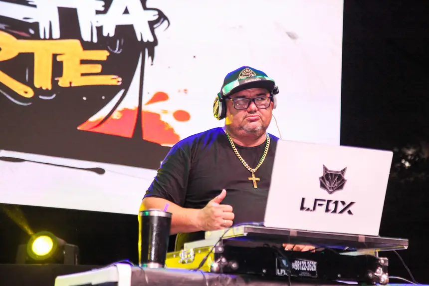 DJ é o responsável pelas batidas que servem de base para os rimadores nas batalhas