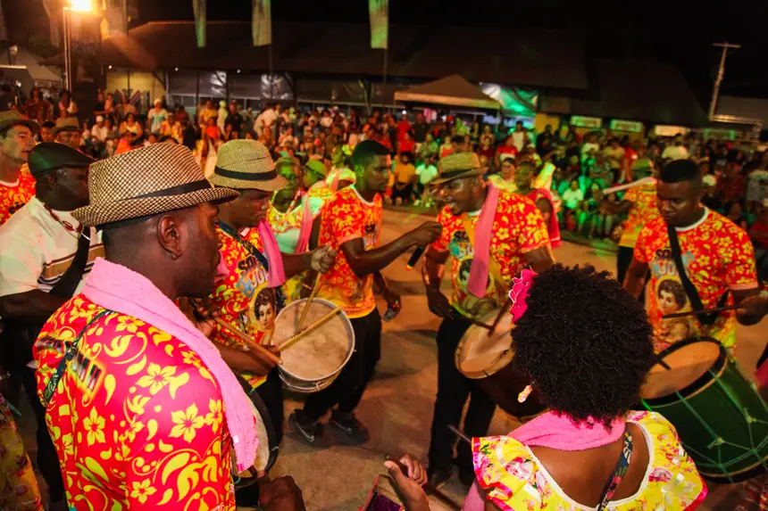 Grupos de batuque e marabaixo proporcionaram um espetáculo que encantou o público presente
