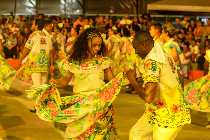 A noite foi marcada pelas danças e rodar das saias, nas rodas de batuque e marabaixo