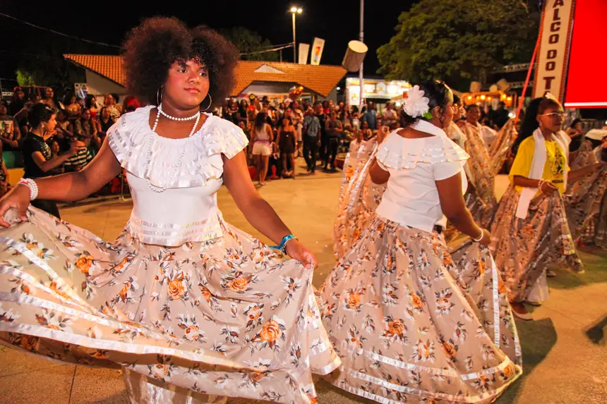  <div class='credito_fotos'>Foto: Gabriel Penha/Fundação Marabaixo   |   <a href='/midias/2025/originais/20251126094703-GF00016724-F00210733.webp' download><i class='fa-solid fa-download'></i> Download</a></div>