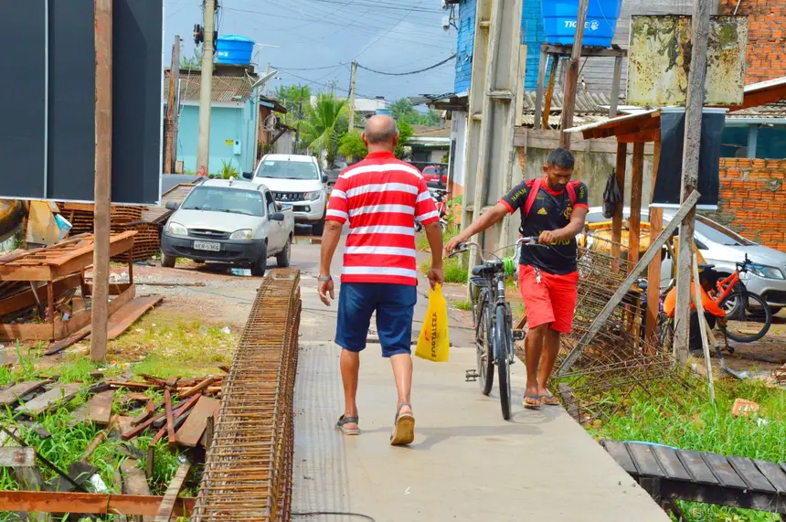 As pontes são construídas 100% de concreto com 2 metros de largura