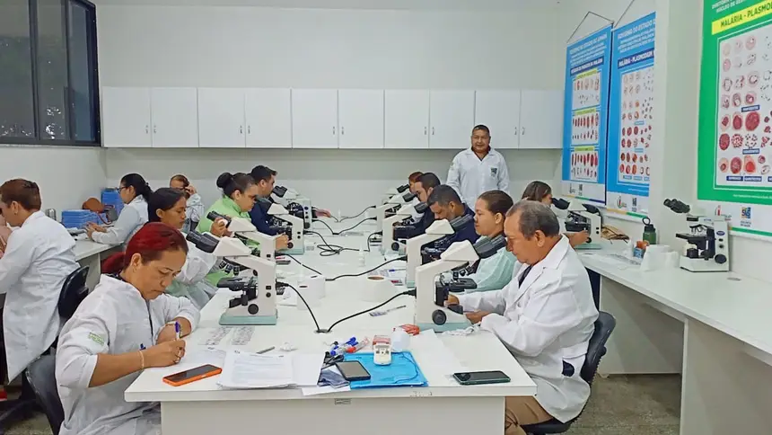 Para qualificar o diagnóstico da leishmaniose tegumentar americana, a SVS capacitou 255 técnicos, fortalecendo a rede de coleta de água , análise e atendimento em municípios prioritários