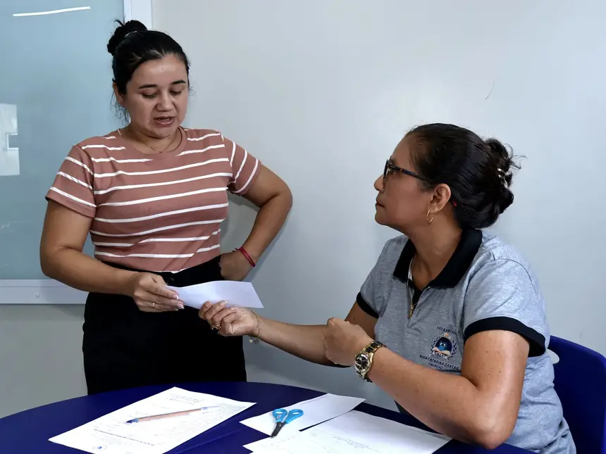 Houve reunião pedagógica e entrega de notas