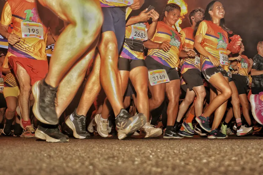 A largada foi marcada por milhares de pessoas de todas as idades