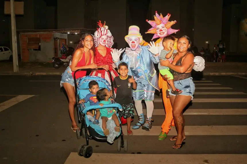 Familiares aproveitaram oportunidades para registrar bons momentos com os personagens  