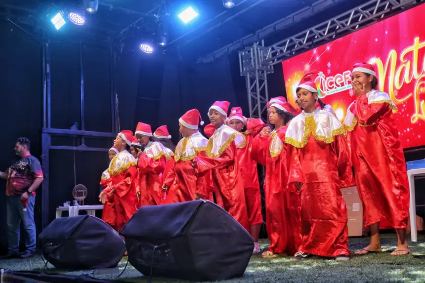 Coram formado por crianças do Residencial Miracema chamou atenção do público e arrancou 
