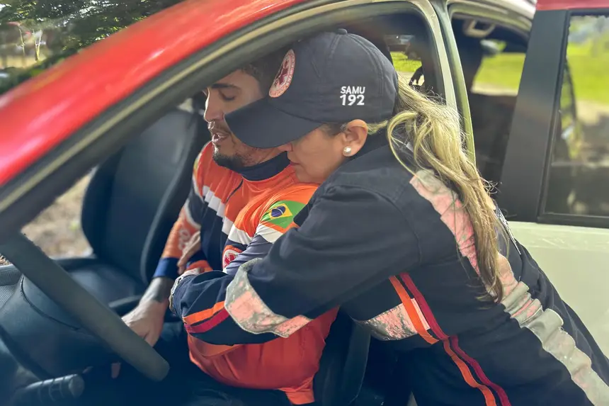 Durante o ano os integrantes passam por várias capacitações para os vários atendimentos