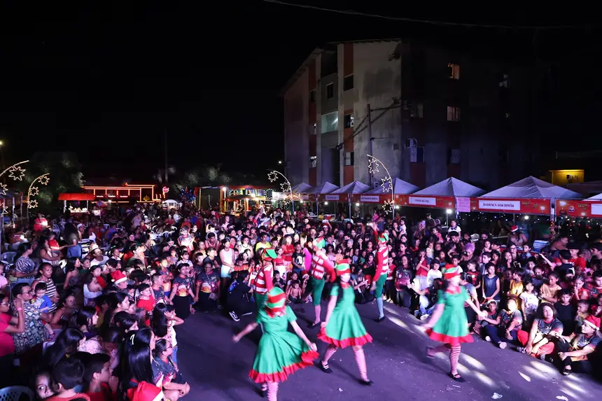 Personagem demonstram alegrias na apresentação ao público  