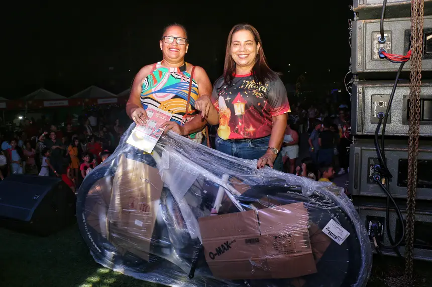 O bingo é destinado aos moradores do local 