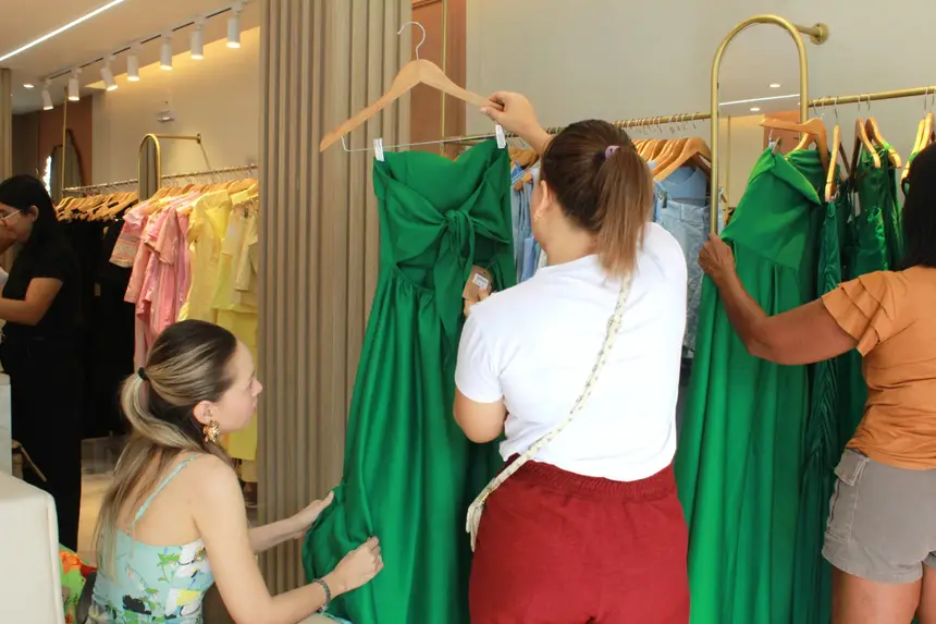 A procura pelos looks de final de ano cresce cada vez mais com a chegada do Natal e Réveillon