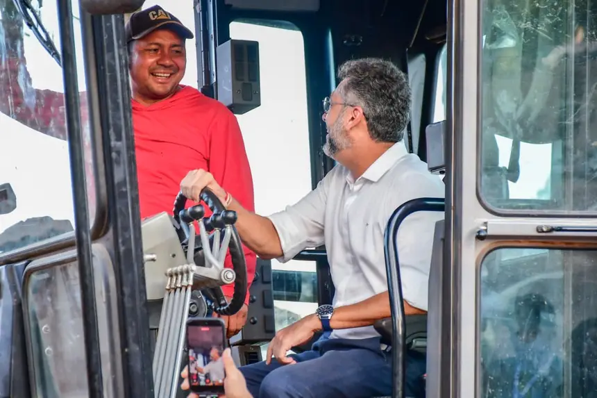  <div class='credito_fotos'>Foto: Max Renê/GEA &nbsp;&nbsp;|&nbsp;&nbsp; <a href='/midias/2025/originais/20251226122541-GF00016765-F00212025.webp' download><i class='fa-solid fa-download'></i> Download</a></div>