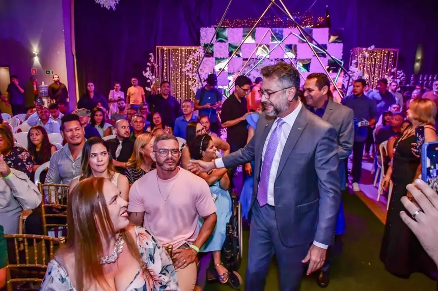  <div class='credito_fotos'>Foto: Max Renê/GEA &nbsp;&nbsp;|&nbsp;&nbsp; <a href='/midias/2025/originais/20251226123445-GF00016767-F00212115.webp' download><i class='fa-solid fa-download'></i> Download</a></div>